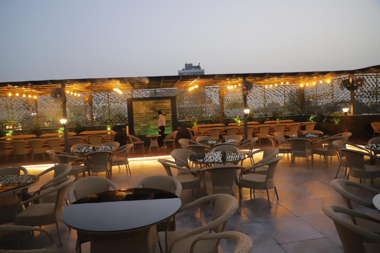 Hotel Haris Mg Road Gurugram Gurgaon Exterior photo