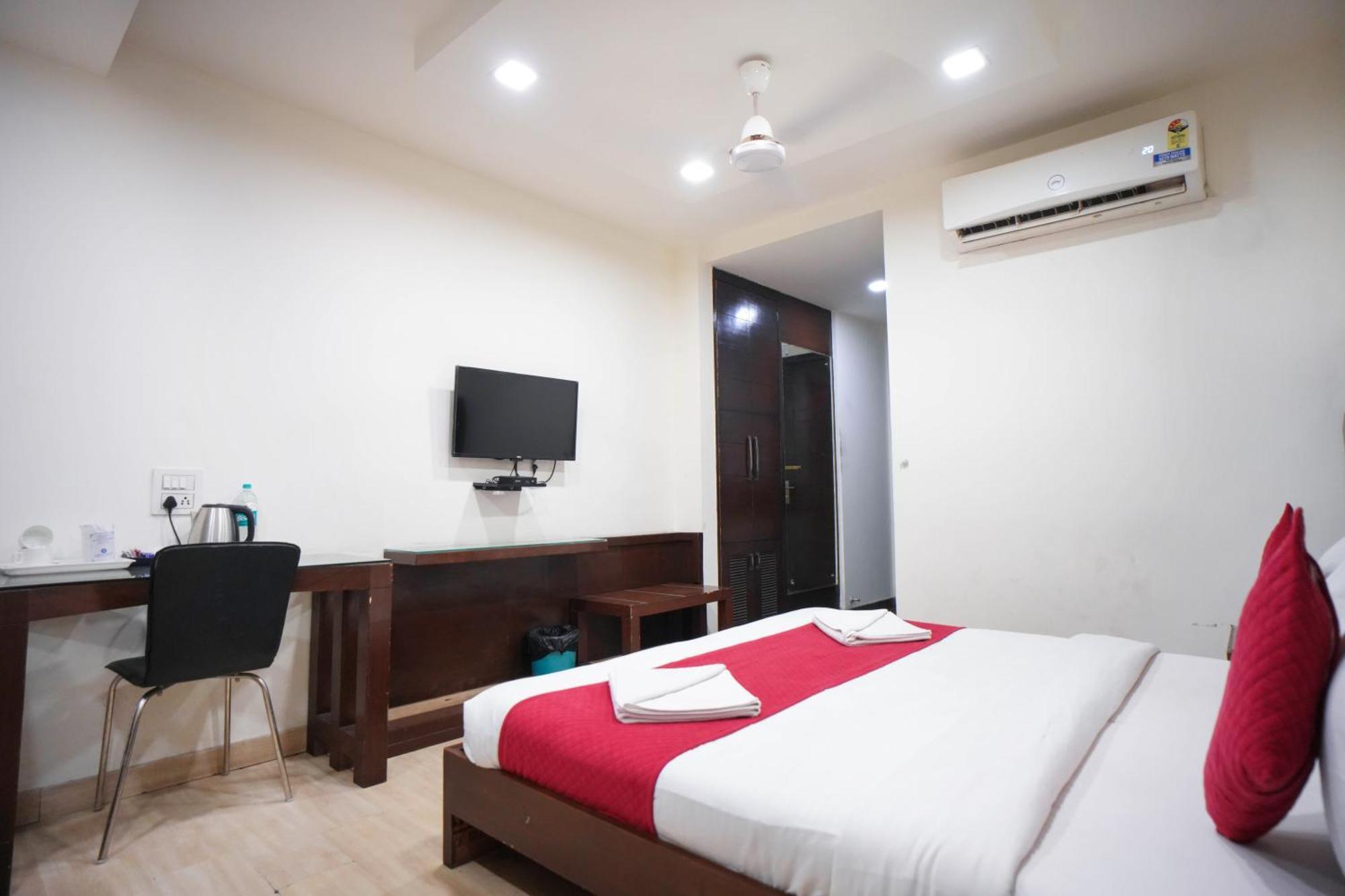 Hotel Haris Mg Road Gurugram Gurgaon Exterior photo